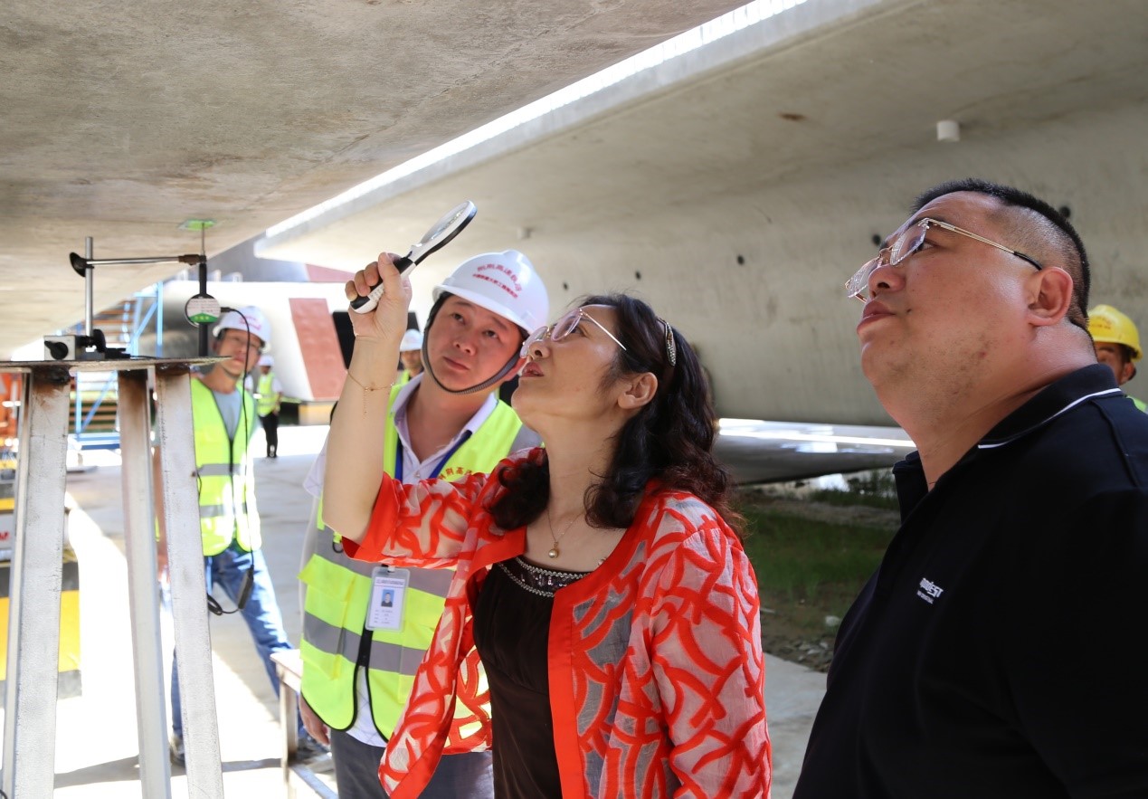 ��yun�����������